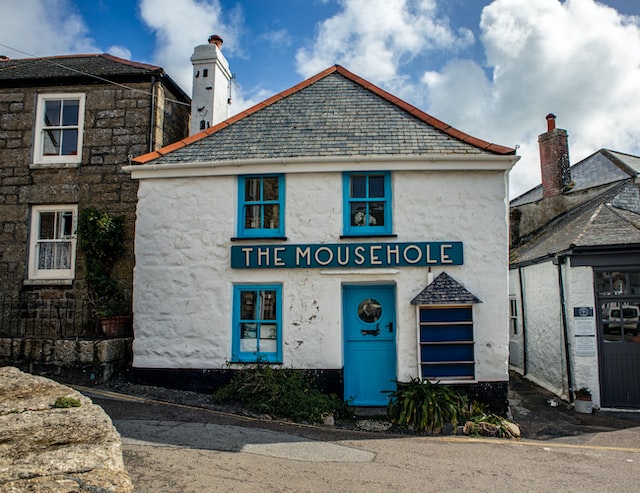 blue the mousehole sign